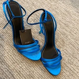 New with tags size 8 heels